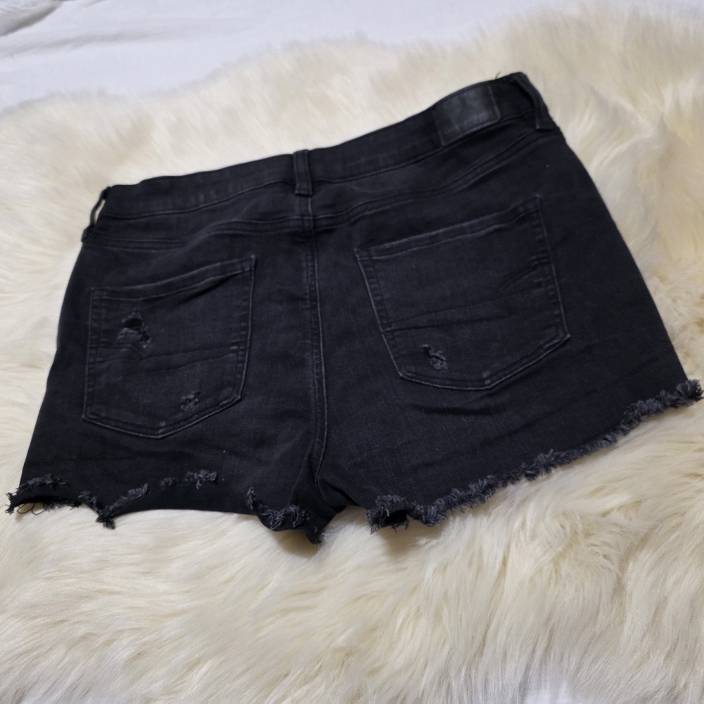 American Eagle Hi-Rise Shortie Black Distressed Denim Shorts Women's Size 10 - Picture 4 of 9